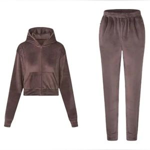 Skims Velour Tracksuit in Amethyst size Small. NWT